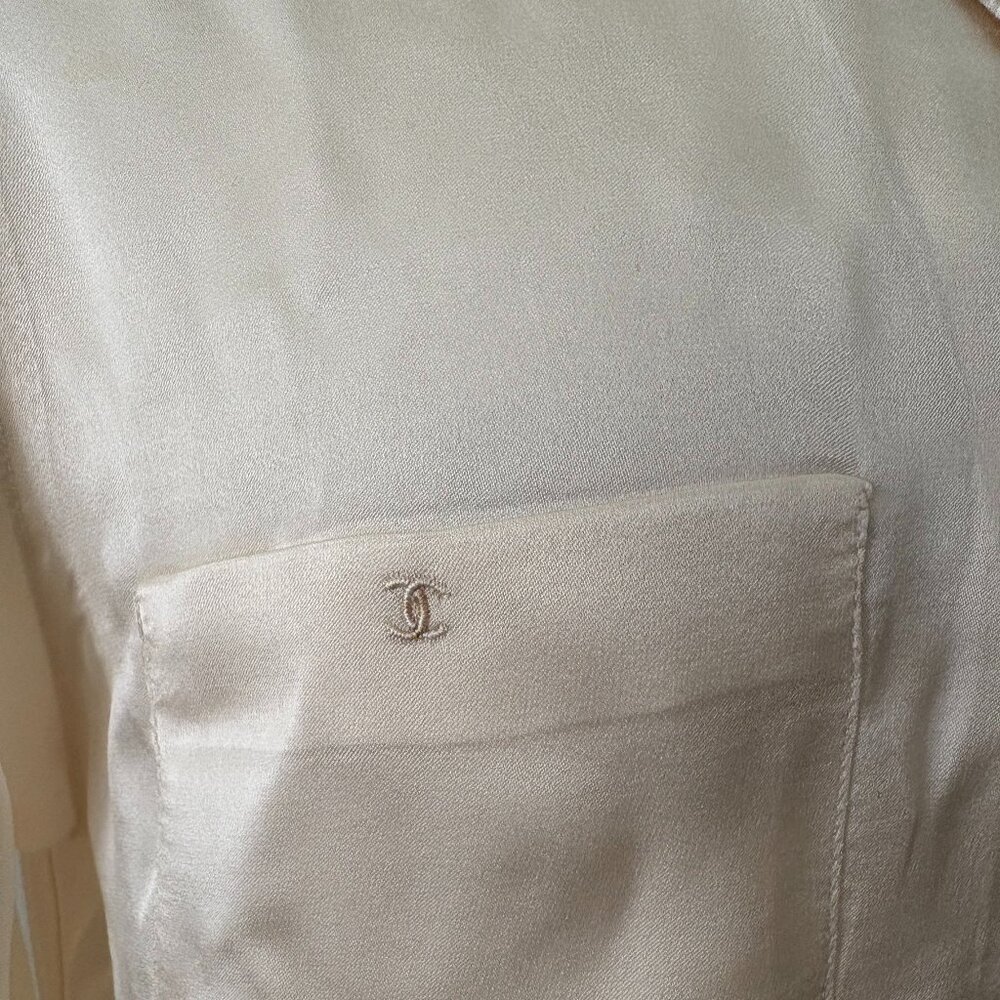 Vintage Ivory Silk Chanel Blouse Size 40 (Euro) - Picture 8 of 10